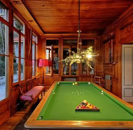 Sleeps 8 Pool Villa *